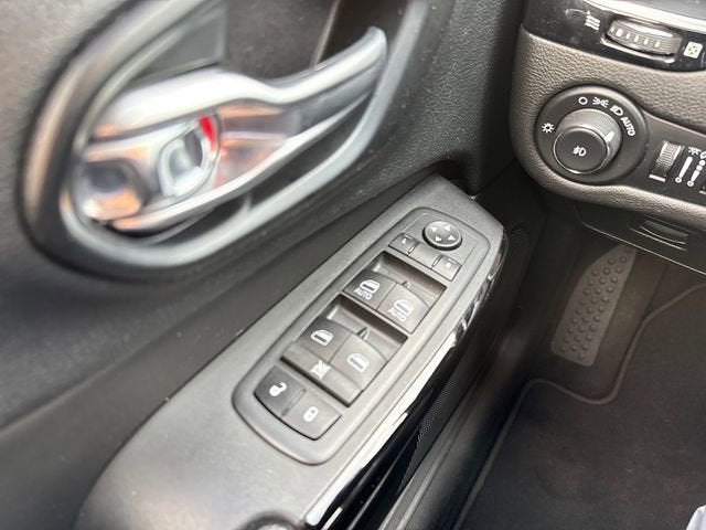 2021 Jeep Cherokee Altitude