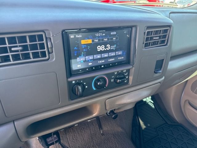 2001 Ford Super Duty F-350 SRW XL