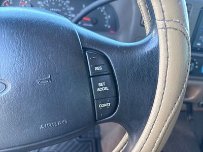 2001 Ford Super Duty F-350 SRW XL