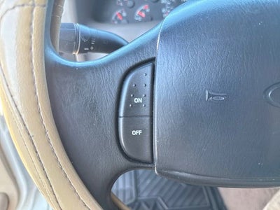 2001 Ford Super Duty F-350 SRW XL