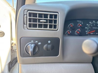 2001 Ford Super Duty F-350 SRW XL