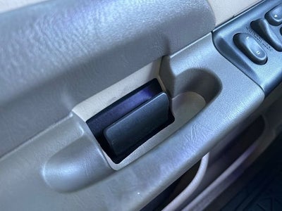 2001 Ford Super Duty F-350 SRW XL