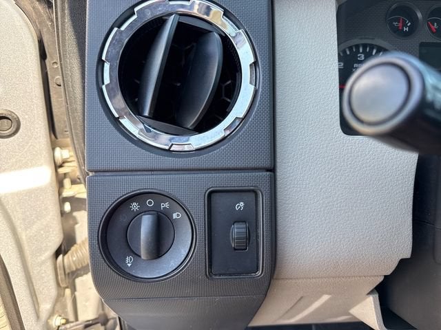 2010 Ford Super Duty F-250 SRW XL