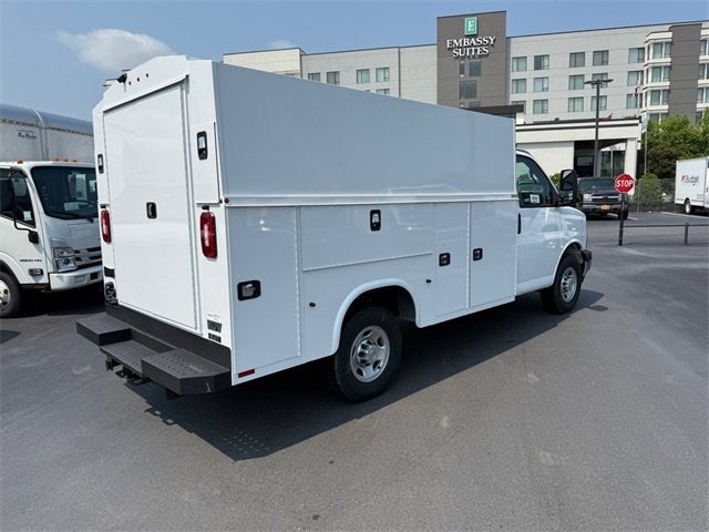2024 Chevrolet Express Cutaway 3500 1WT
