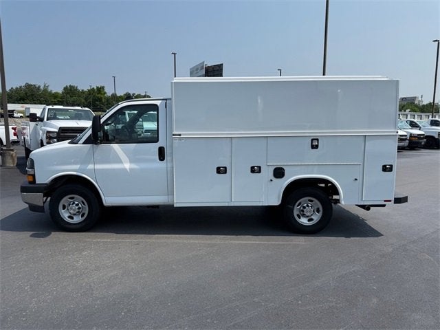 2024 Chevrolet Express Cutaway 3500 1WT