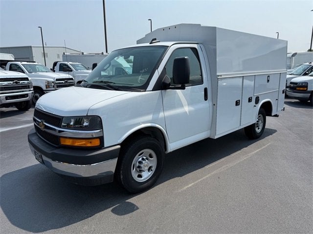 2024 Chevrolet Express Cutaway 3500 1WT