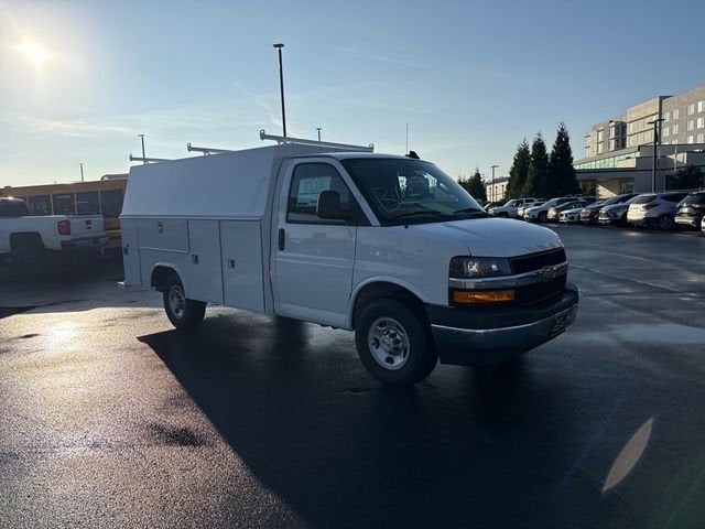2025 Chevrolet Express Cutaway 3500 1WT