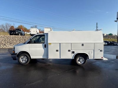 2025 Chevrolet Express Cutaway 3500 1WT