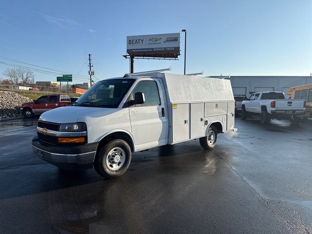 2025 Chevrolet Express Cutaway 3500 1WT