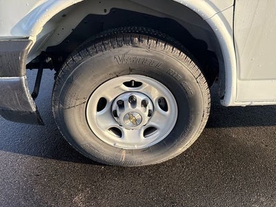 2025 Chevrolet Express Cutaway 3500 1WT