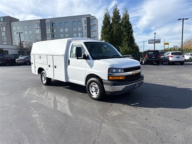 2025 Chevrolet Express Cutaway 3500 1WT