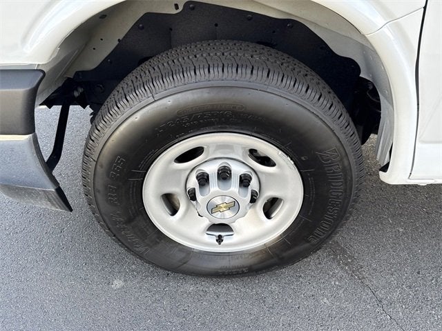 2025 Chevrolet Express Cutaway 3500 1WT