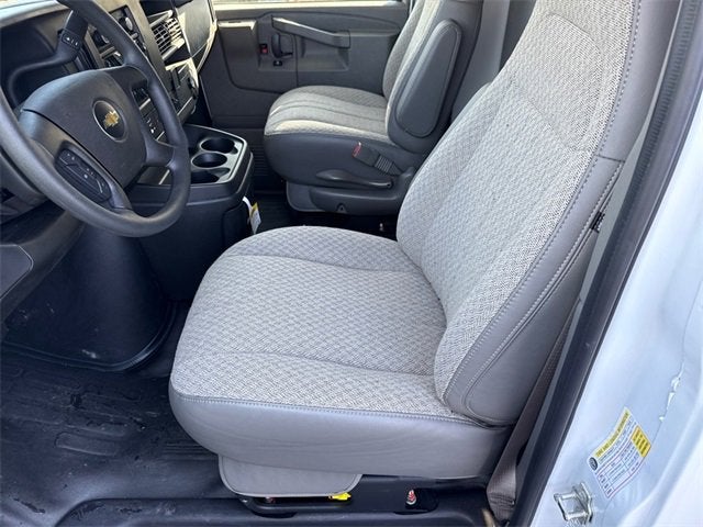 2024 Chevrolet Express Cutaway 3500 1WT