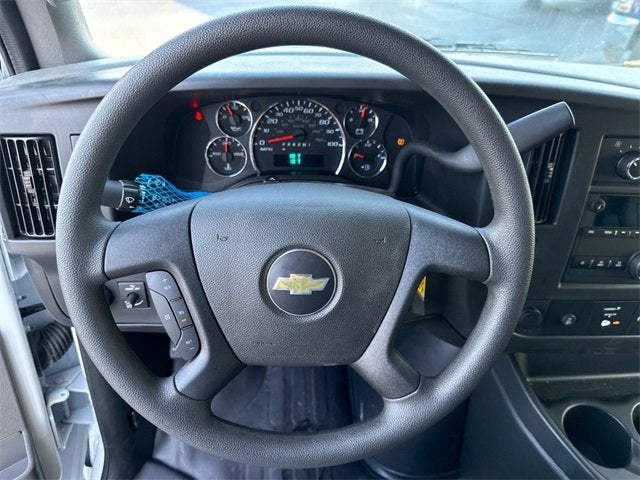 2024 Chevrolet Express Cutaway 3500 1WT