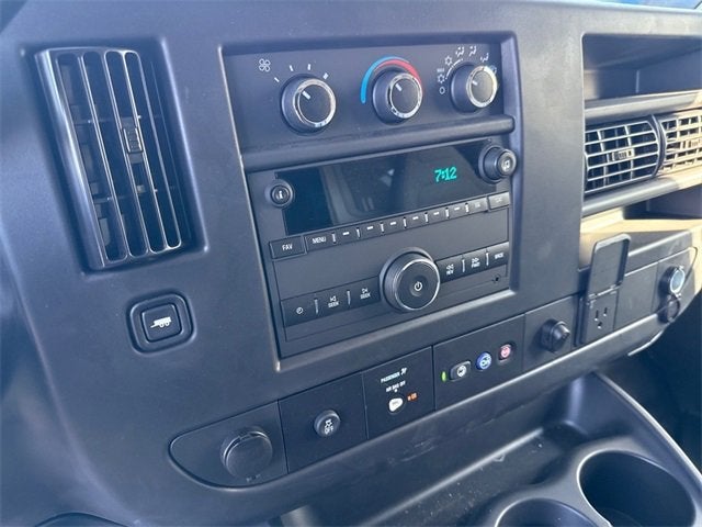 2024 Chevrolet Express Cutaway 3500 1WT