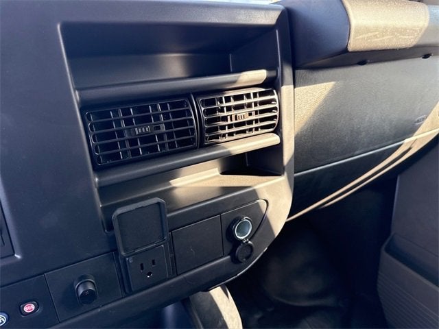 2024 Chevrolet Express Cutaway 3500 1WT