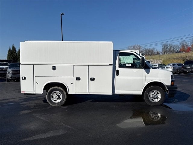 2024 Chevrolet Express Cutaway 3500 1WT