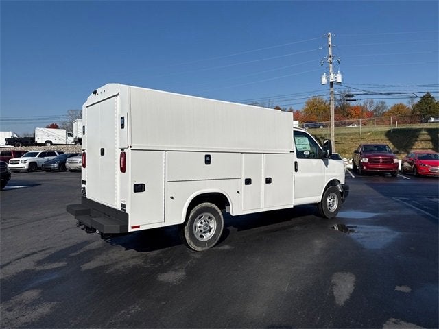 2024 Chevrolet Express Cutaway 3500 1WT