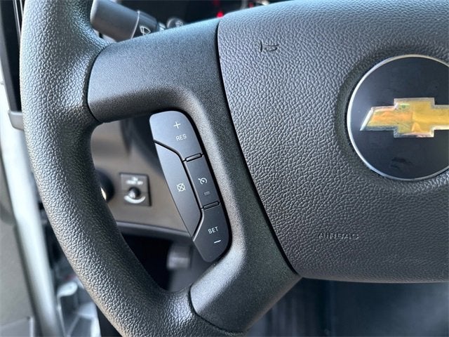 2025 Chevrolet Express Cutaway 3500 1WT