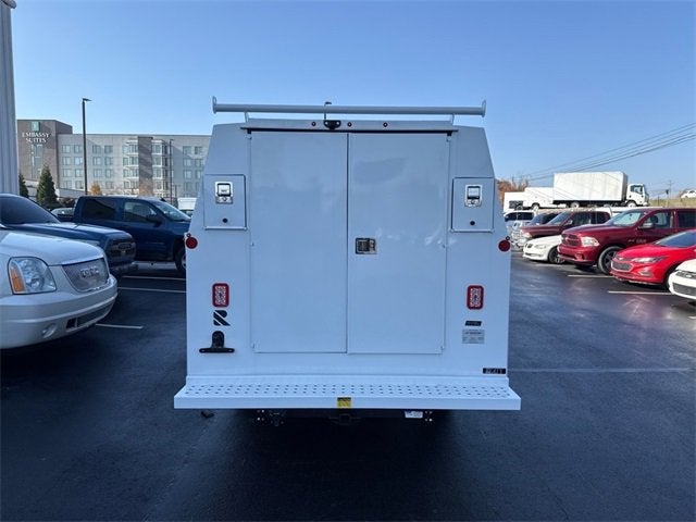 2025 Chevrolet Express Cutaway 3500 1WT