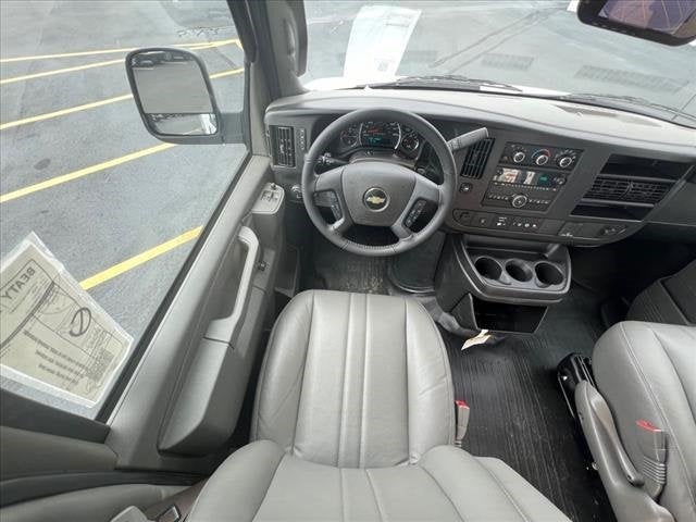 2023 Chevrolet Express Cutaway 3500 Work Van