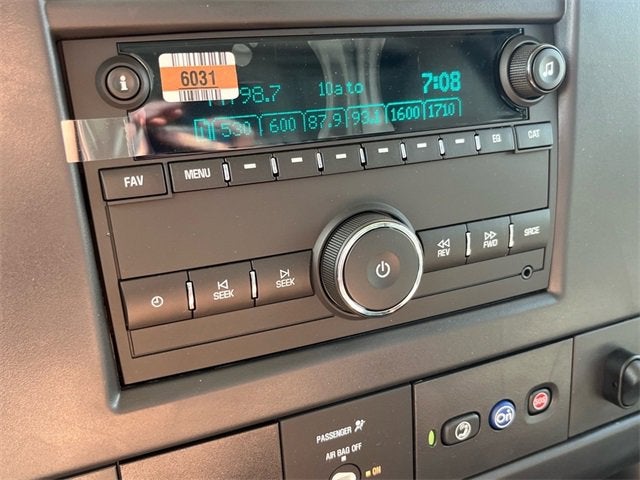 2025 Chevrolet Express Cutaway 3500 1WT