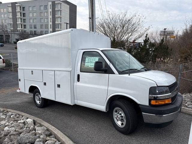 2025 Chevrolet Express Cutaway 3500 1WT