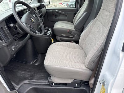 2025 Chevrolet Express Cutaway 3500 1WT