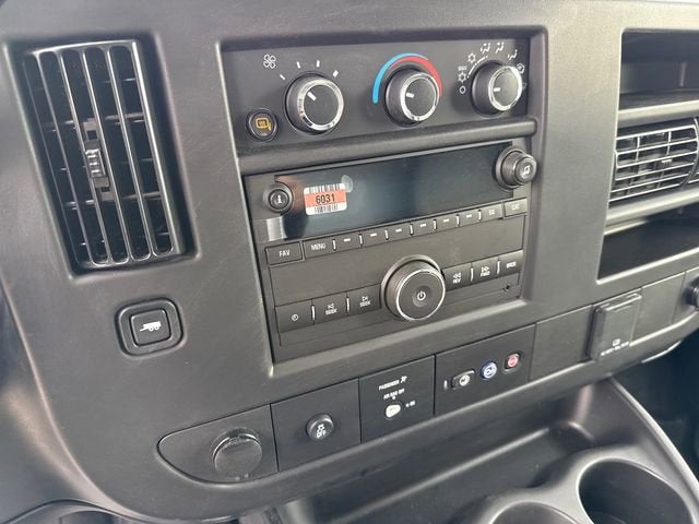 2025 Chevrolet Express Cutaway 3500 1WT