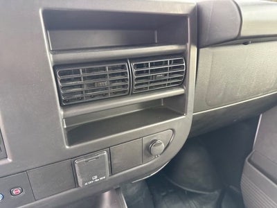 2025 Chevrolet Express Cutaway 3500 1WT