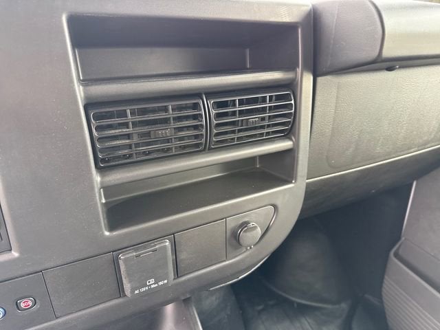 2025 Chevrolet Express Cutaway 3500 1WT