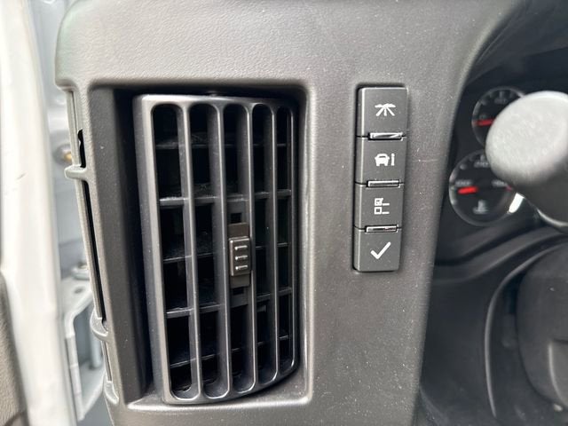 2025 Chevrolet Express Cutaway 3500 1WT