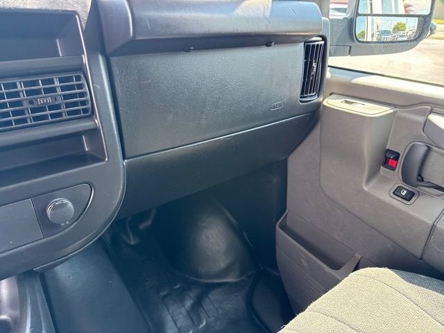 2024 Chevrolet Express Cargo 2500 WT