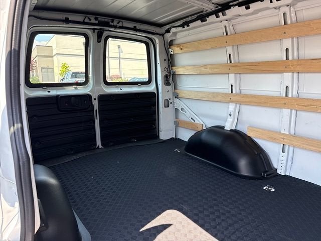 2024 Chevrolet Express Cargo 2500 WT