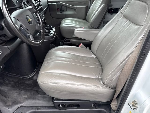 2022 Chevrolet Express Cargo 2500 WT