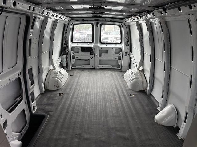 2022 Chevrolet Express Cargo 2500 WT