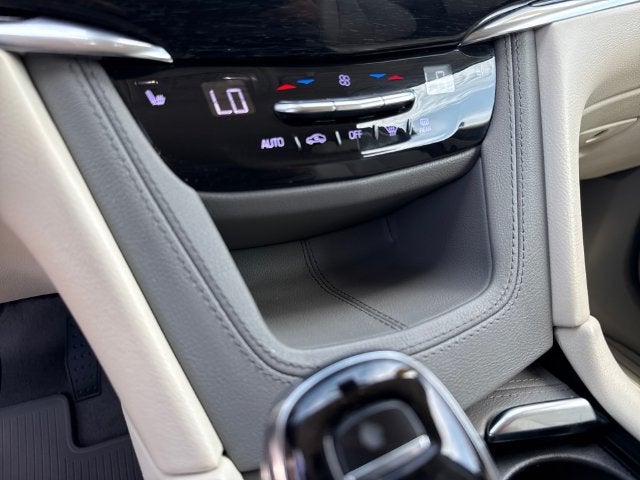 2020 Cadillac XT6 FWD Premium Luxury