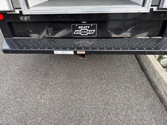 2025 Chevrolet Express Cutaway 3500 1WT