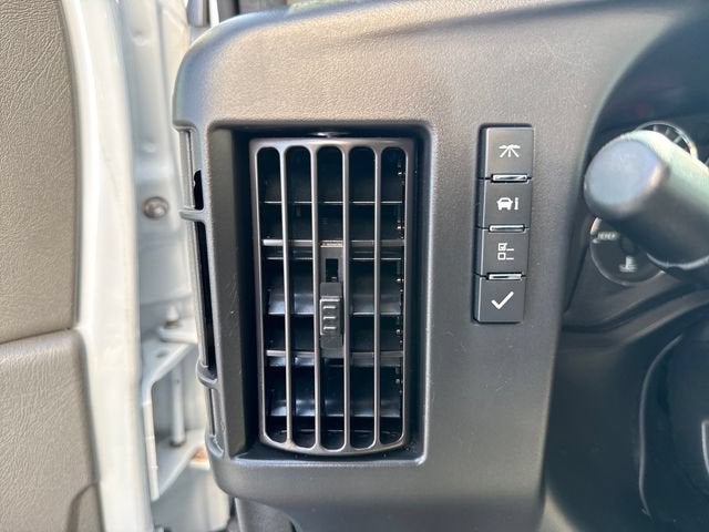 2023 Chevrolet Express Cutaway 3500 1WT