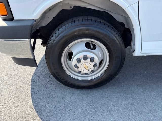 2023 Chevrolet Express Cutaway 3500 1WT