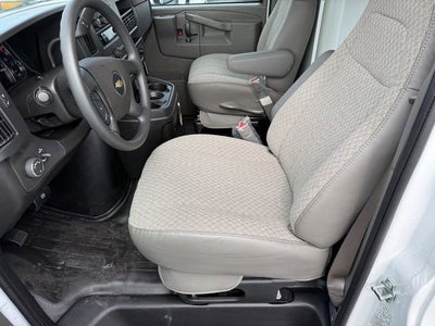 2025 Chevrolet Express Cutaway 3500 1WT