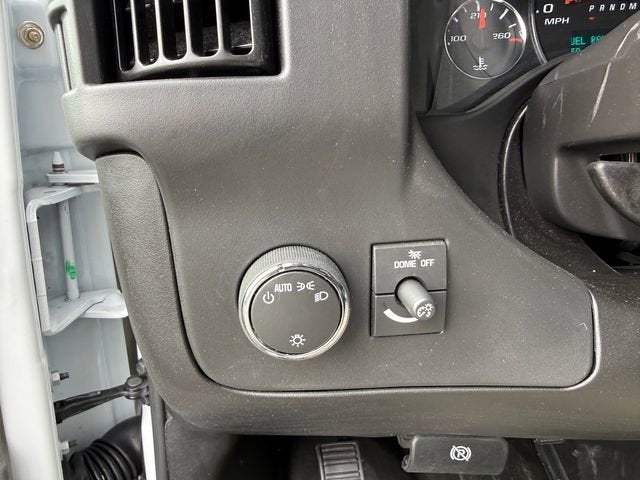 2025 Chevrolet Express Cutaway 3500 1WT