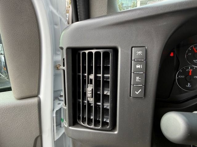 2025 Chevrolet Express Cutaway 3500 1WT