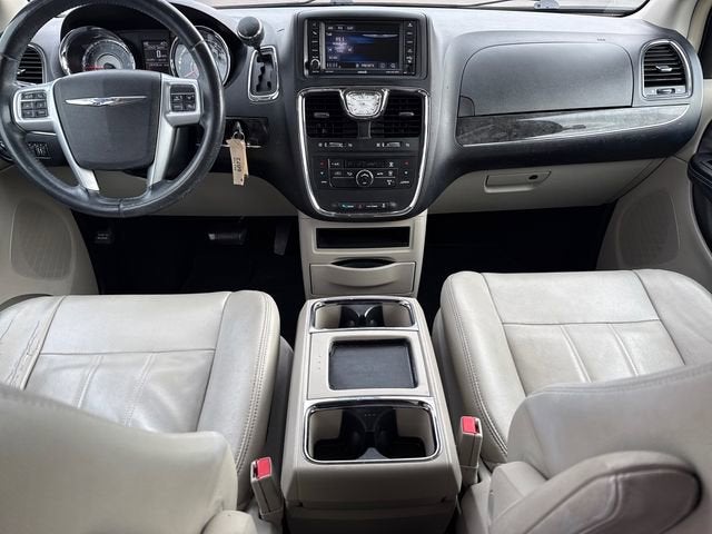 2013 Chrysler Town & Country Touring