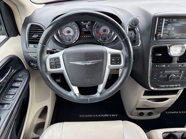 2013 Chrysler Town & Country Touring