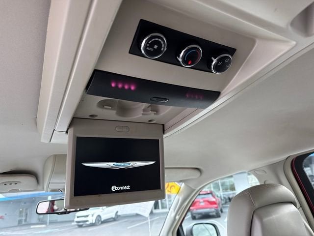 2013 Chrysler Town & Country Touring