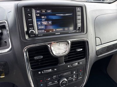 2013 Chrysler Town & Country Touring