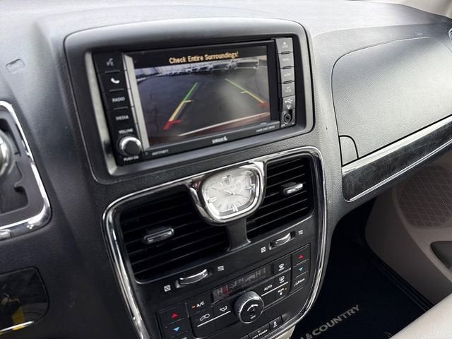 2013 Chrysler Town & Country Touring