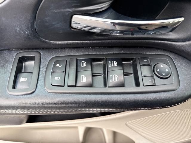 2013 Chrysler Town & Country Touring