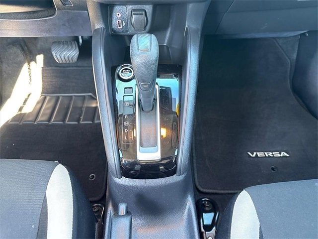 2022 Nissan Versa SV
